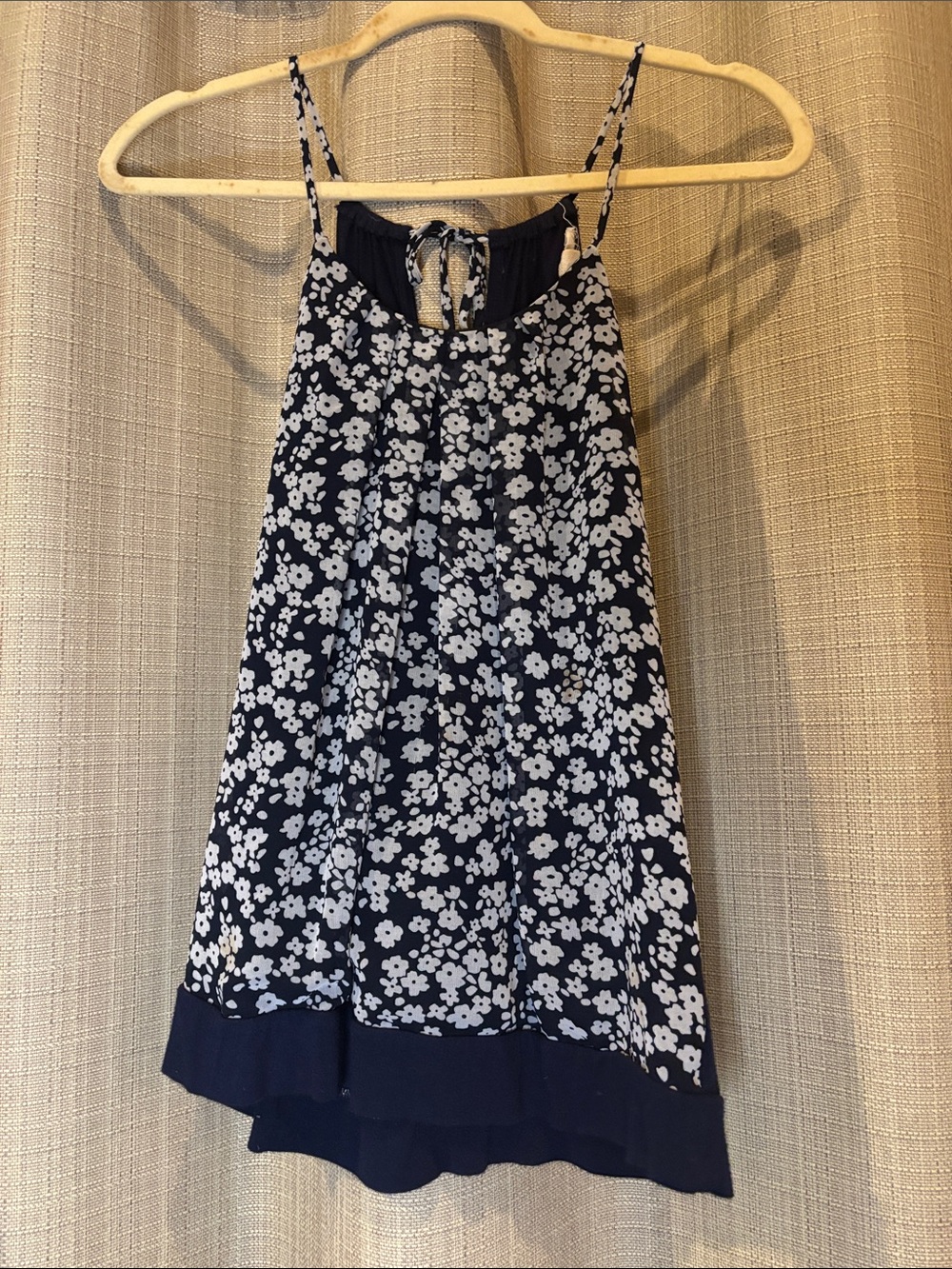 ⭐️Navy Floral Spaghetti Strap tank top